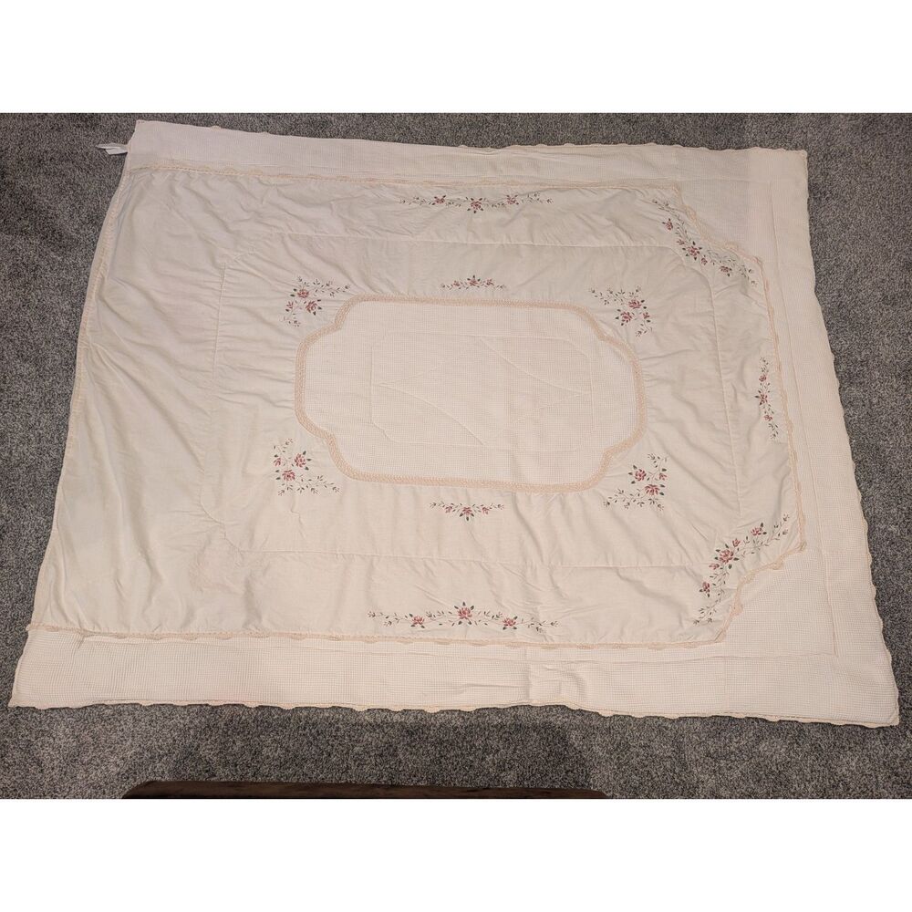 Vintage Hand-Embroidered Twin Quilt — Pink Rose Sprays & Crochet Trim